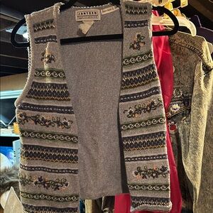 Jantzen Blue Knit Vest with Floral Accents